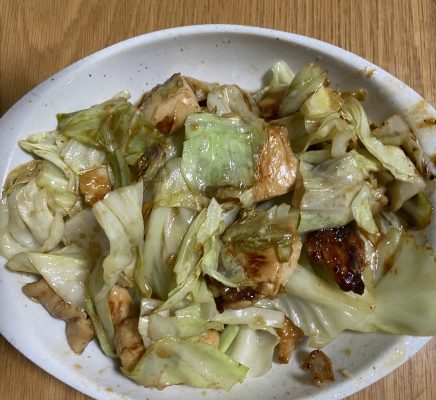 鶏胸肉とキャベツのオイスター炒め