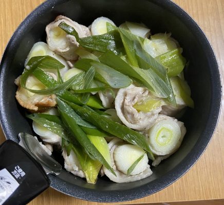 片麻痺の料理(ネギ豚バラ鍋)